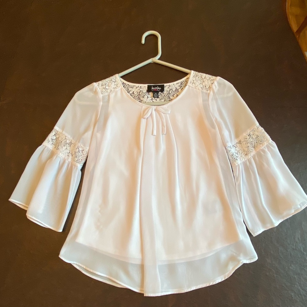 White top blouse. Great for band recitals. Like new. No stains. Size 10/12